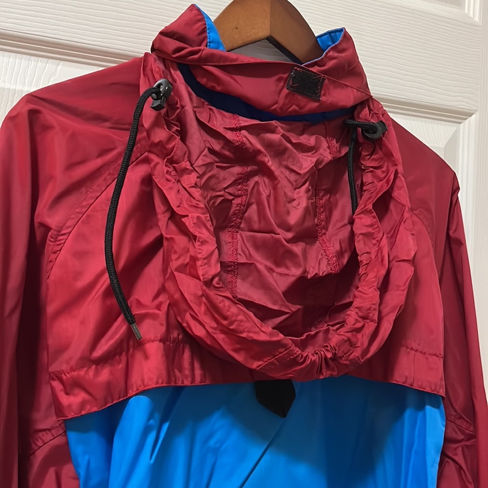 Women’s Vintage 90s Rain Jacket Red Blue Hood Rest and Relaxation Sears Med-Lrg - Picture 4 of 5